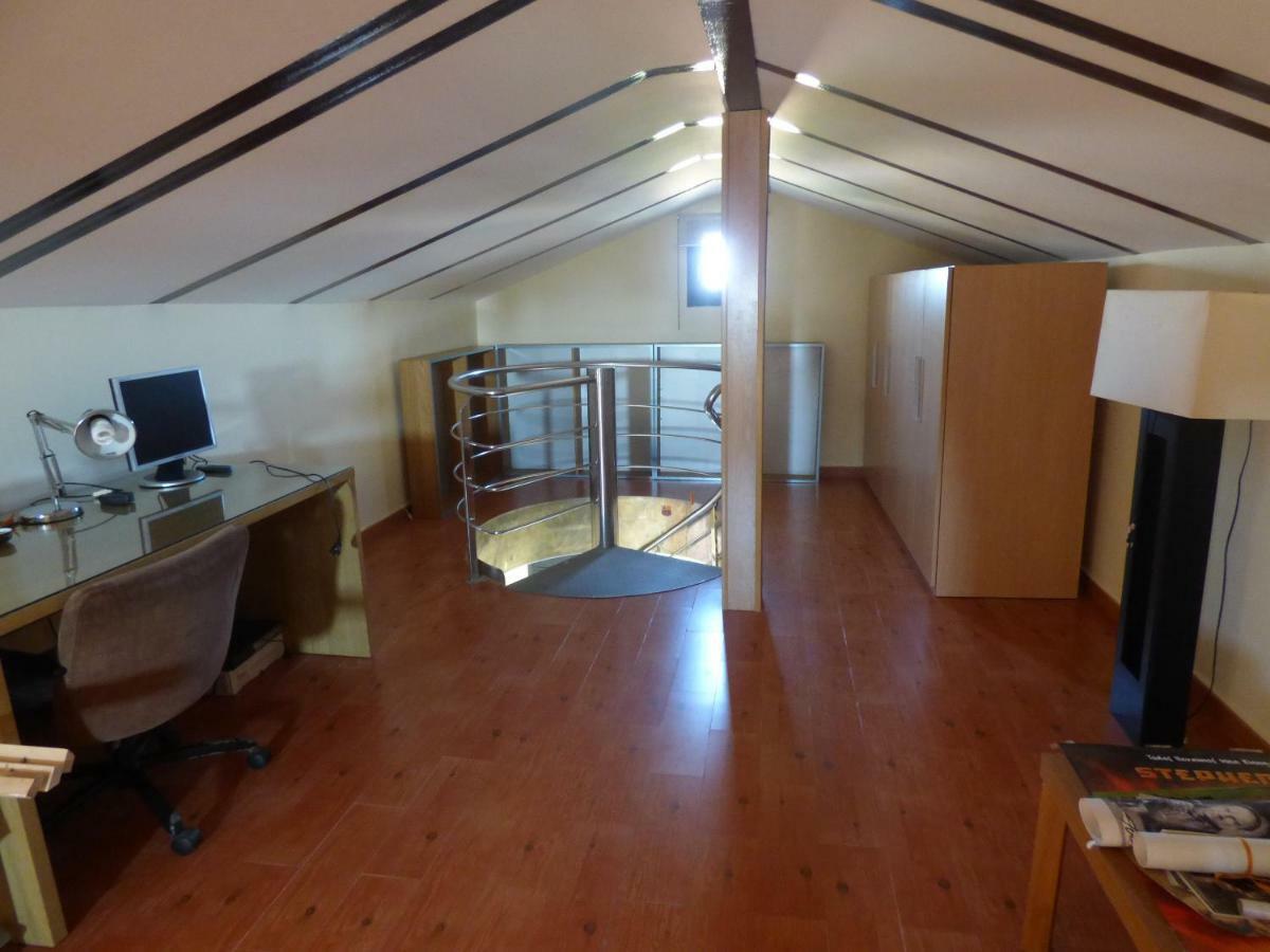 Chalet Moderno Con Piscina En Calafell Villa Bagian luar foto